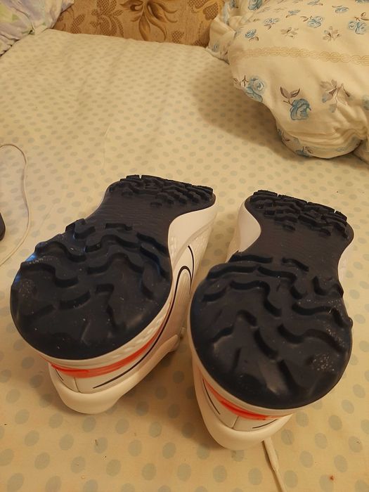 продам кросовки NIKE react