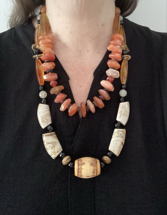 2 colares de pedras naturais