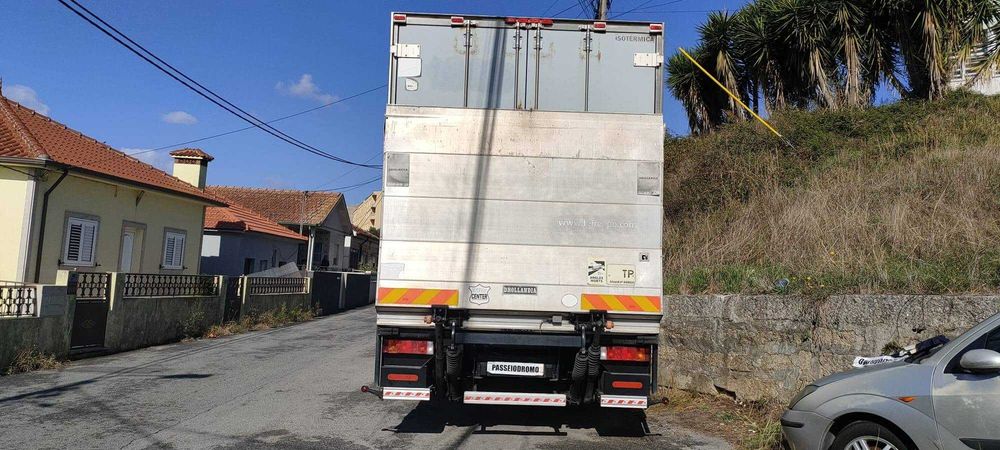 IVECO STRALIS 330 (Usado em bom estado)