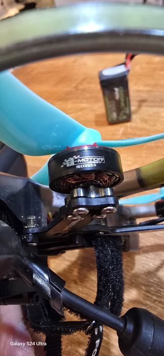 Speedybee bee 25 (Dron FPV 4s)