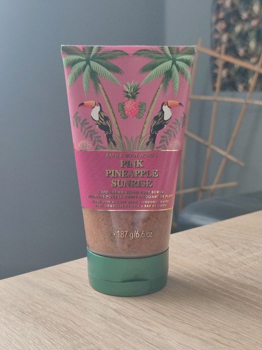 Bath&Body works scrub pink pineapple sunrise