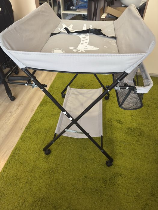 Продам пеленальний столик