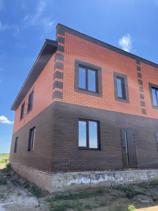 Продаж 2 поверхових таунхаусів. Без комісії для покупця.