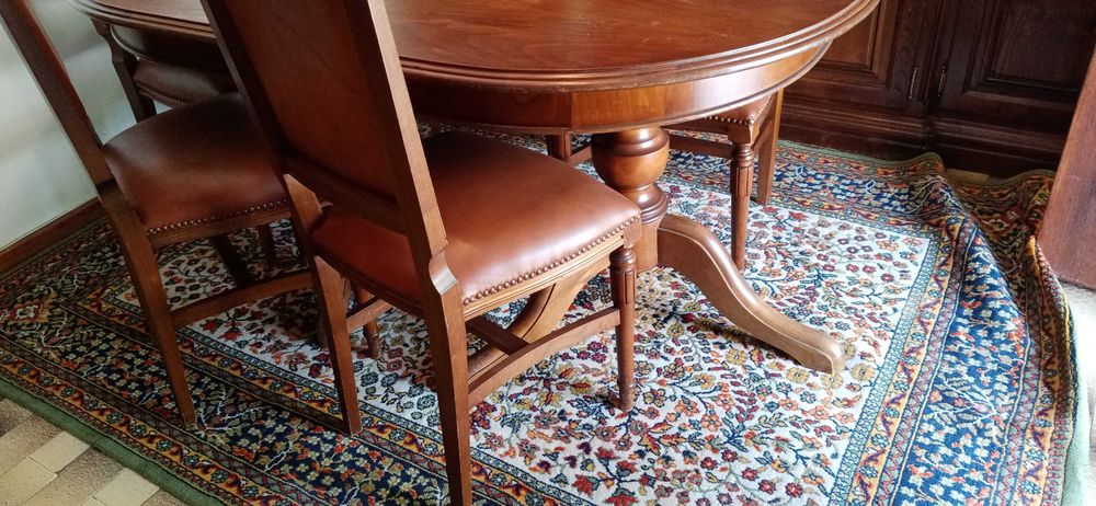 Dining Table + 6 Chairs64297833325955122