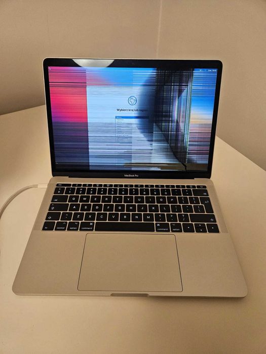 MacBook Pro A1708 uszkodzony ekran