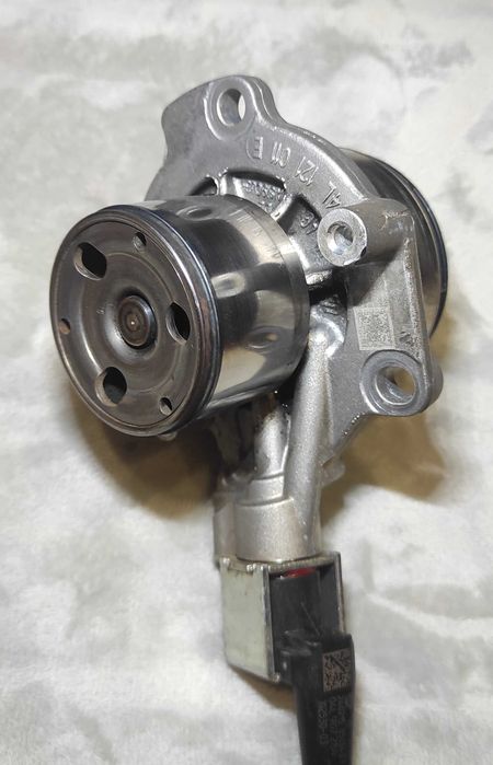 Бензиновий насос Wolkswagen бу. Робочий