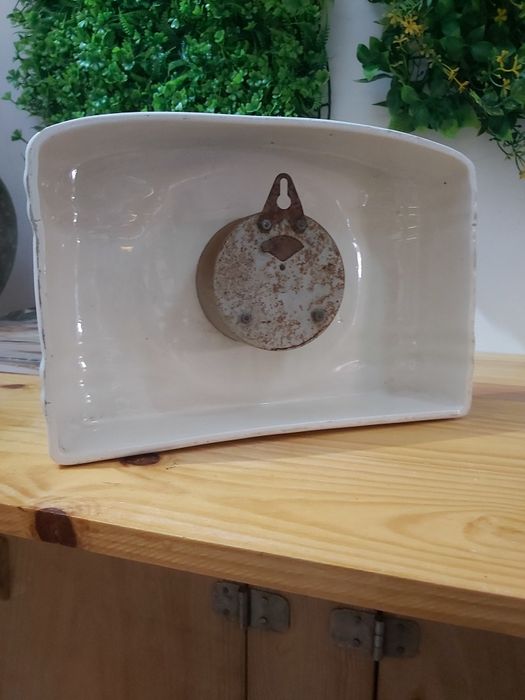 Relogio antigo em ceramica