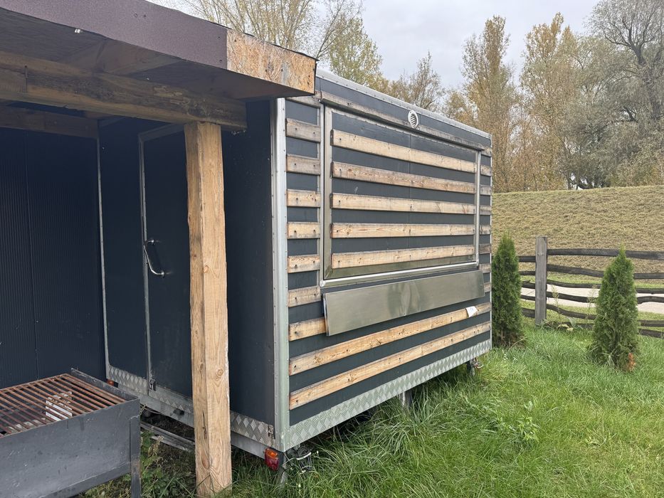 Przyczepa gastronomiczna 4x2