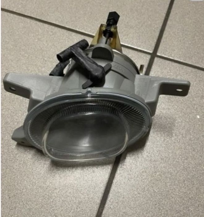 Lampa przeciwmgielna volvo xc70