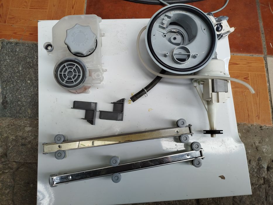 Peças Máquina lavar loiça Candy Brava