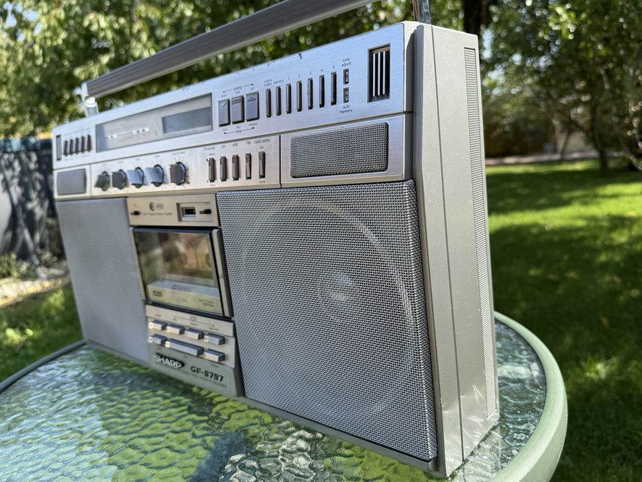 Продам магнитолу SHARP GF-9797H