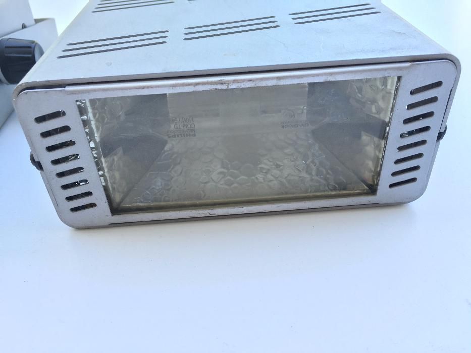 Vendo Projectores 150W 220v (17 unidades disponiveis)