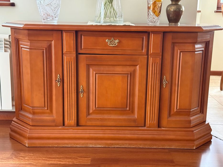 Meble solidne drewniane