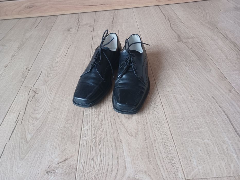 Buty do garnituru rozm 35