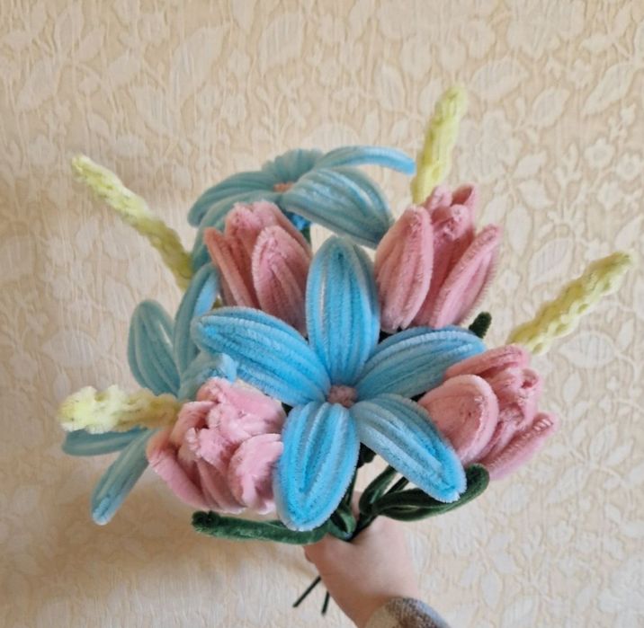 Штучні квіти з синельного дроту