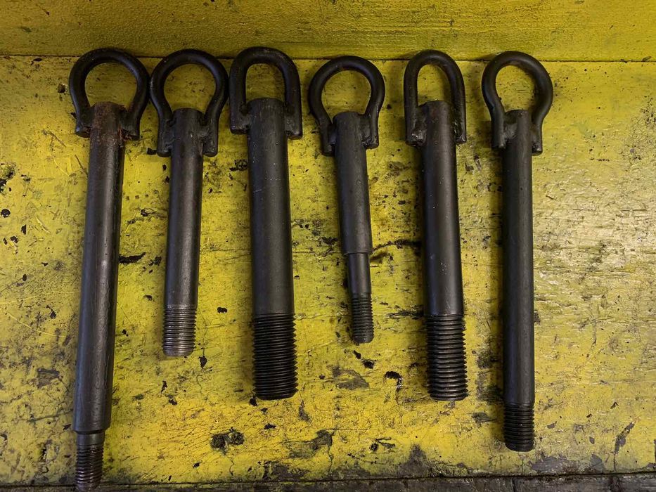 Крюк гак петля буксировочний болт буксирувальний Рено renault. Reno