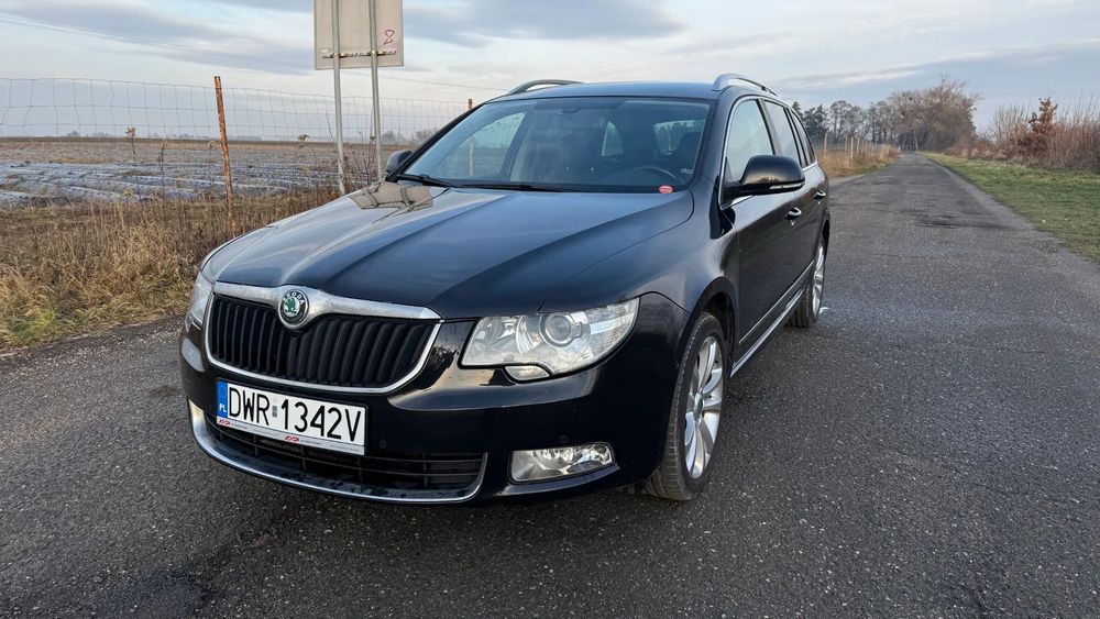 Skoda Superb Mały przebieg 163tkm Xenon Skóra PDC Navi