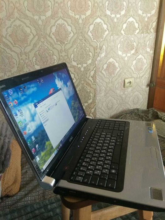 ноутбук Dell 1747 робочий ВЕЛИК ЕКРАН/ і7 -4/8 ядер/RAM 4 gb/Hdd 350gb
