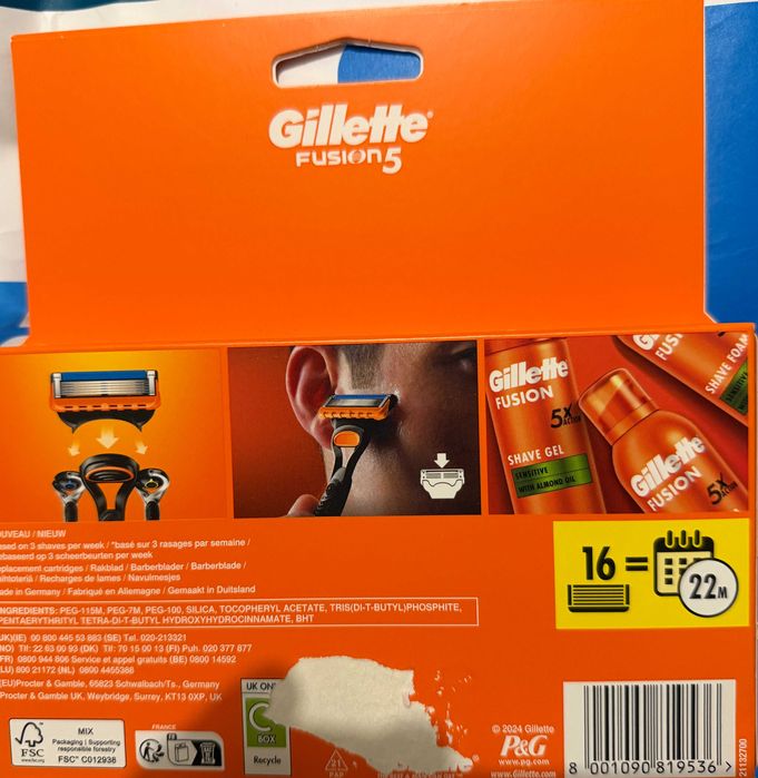 Caixa Super Economica com 16 recargas Gillette Fusion 5
