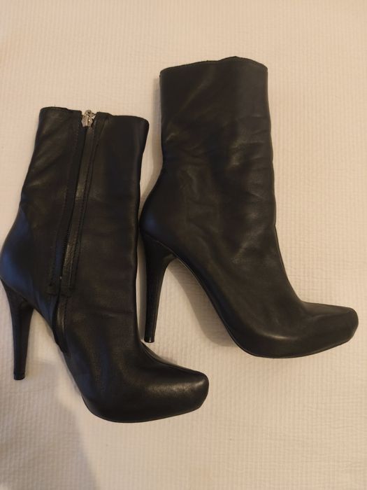 Botas de pele genuina usadas duas vezes