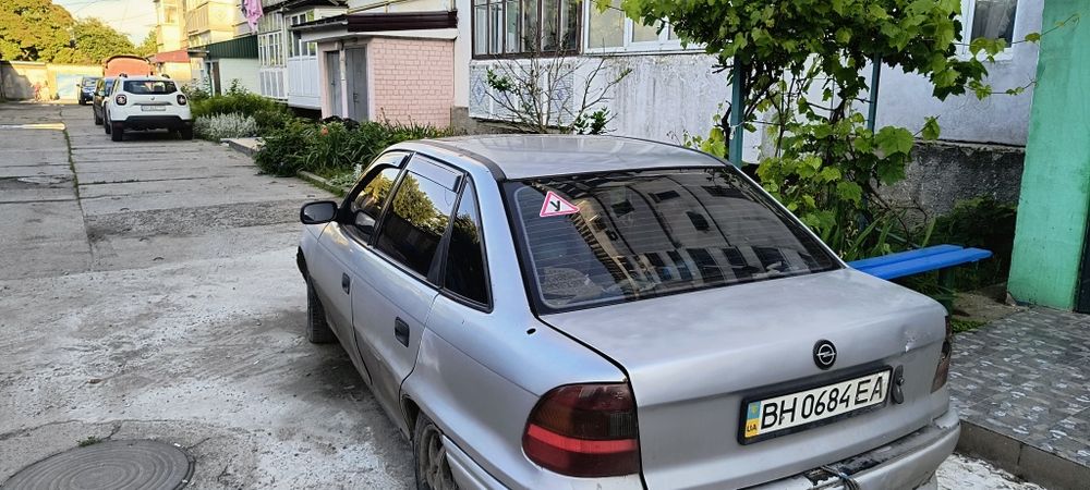 Продам Opel astra  1,6