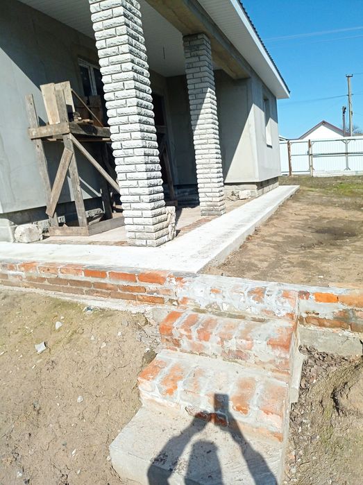 Новобудова біля міста Чернігів.