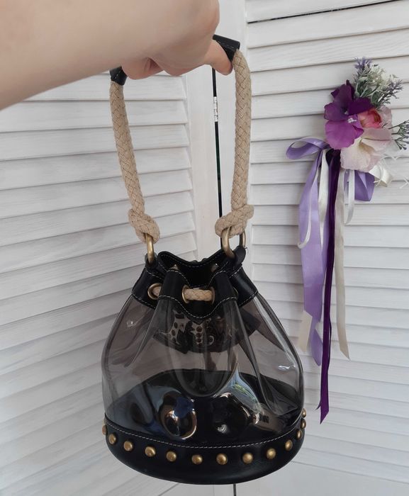 Брендовая кожанная сумка на зятяжке moschino, оригинал