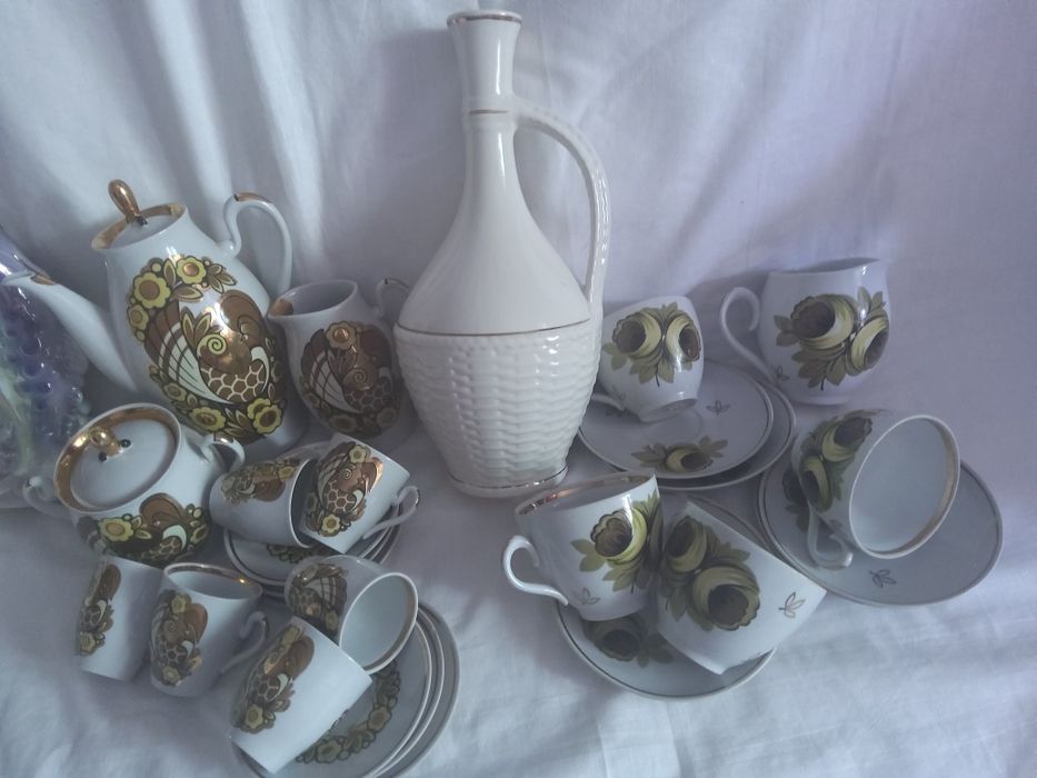 Сервизы,кувшин,,графин