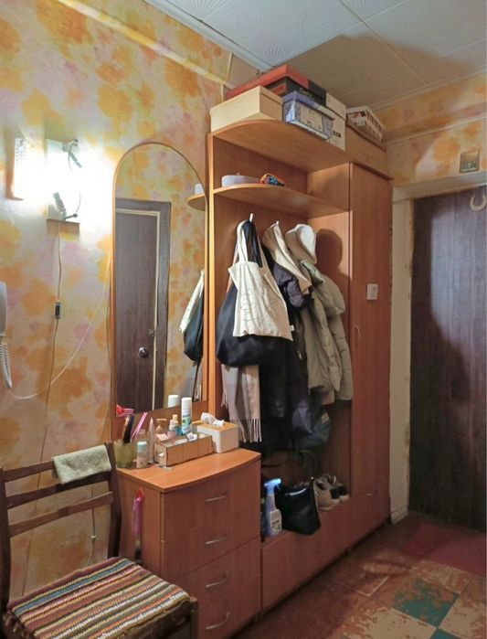 Продам 2 х ком квартиру. Матросова.