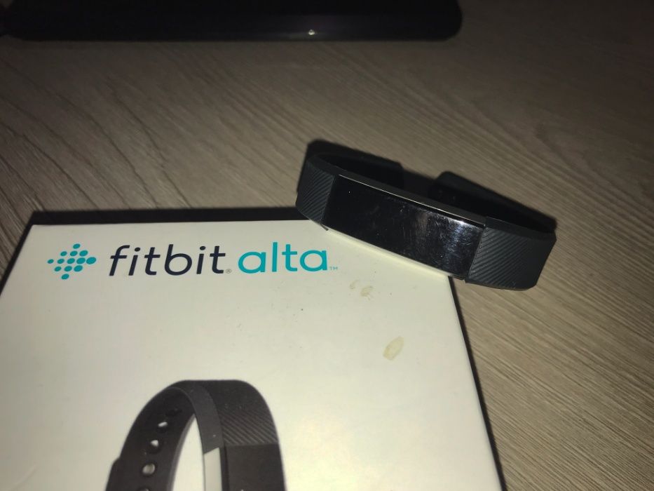 Фитнес-трекер Fitbit Alta Black Large (FB406BKL)