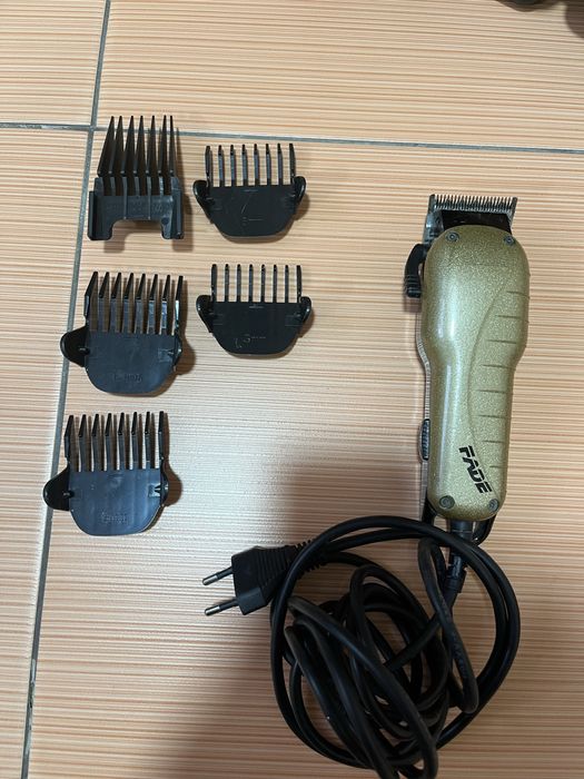 Машинка для стрижки професиональная