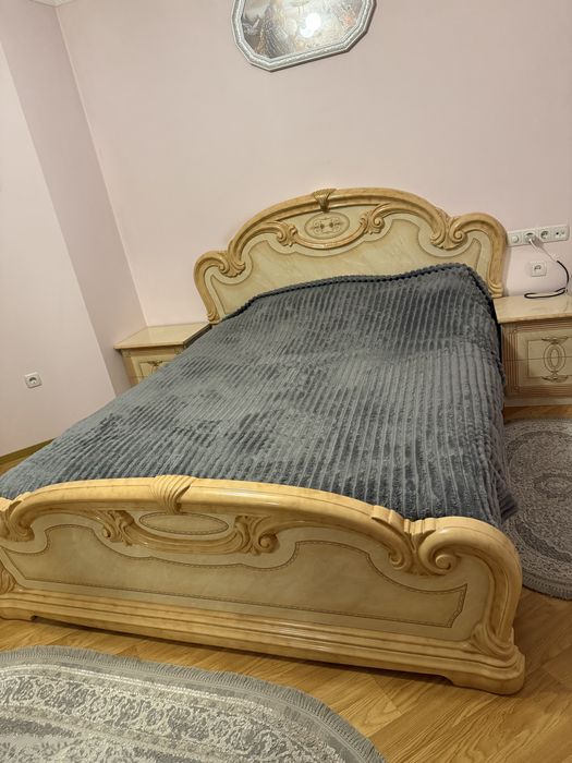 Продам затишні для спальні меблі.