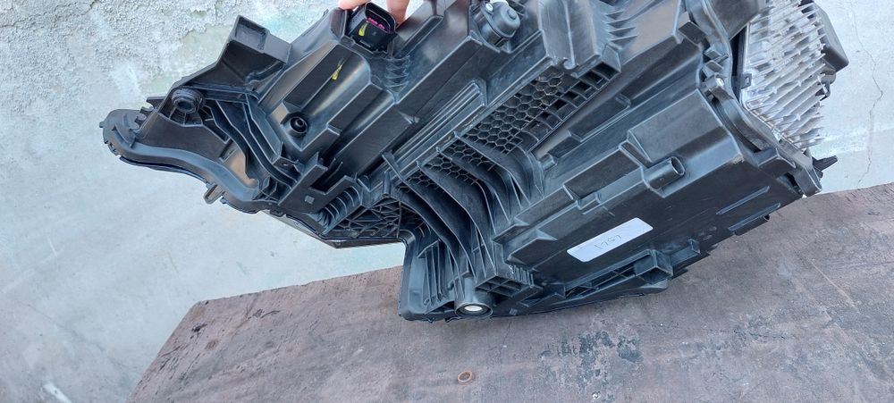 Фара Audi Q8 Matrix LED SQ8 RSQ8 правая лед права ауди ку8