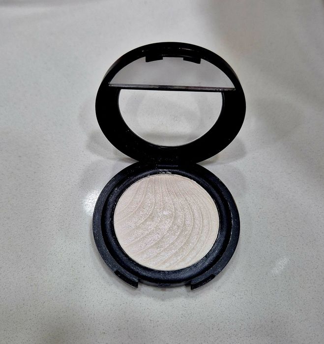 Conjunto de sobras de olhos praticamente novaa