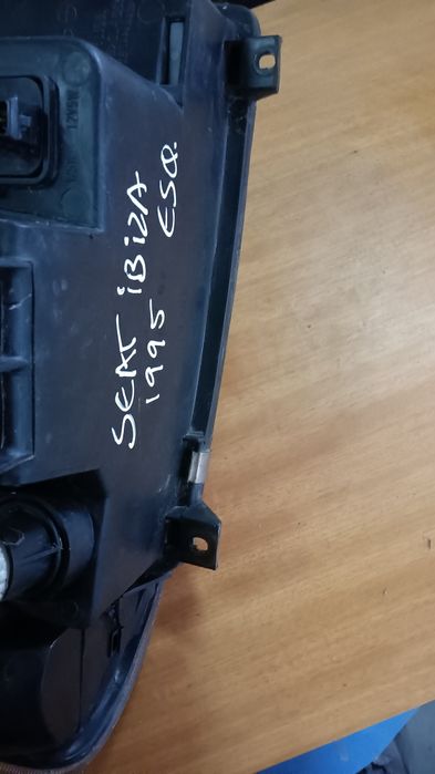 Ótica SEAT ibiza farol esq. Óptica 1995