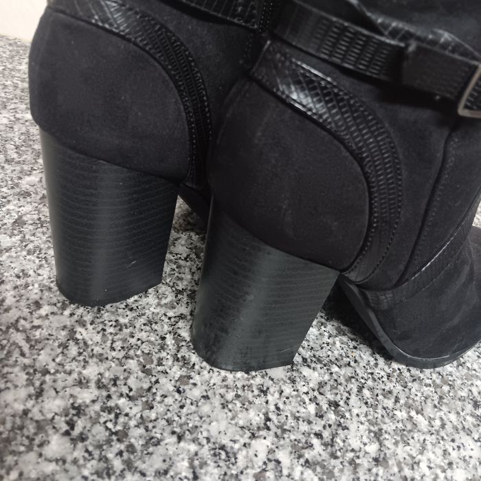 Botas pretas calçado Guimarães