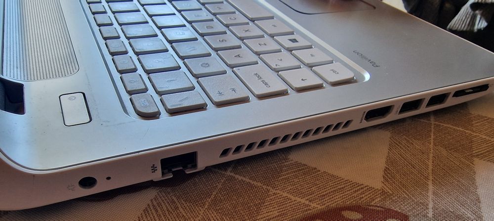 Portátil HP Pavilion 15 | 12GB RAM | Beats Audio | Ideal p/ Estudantes