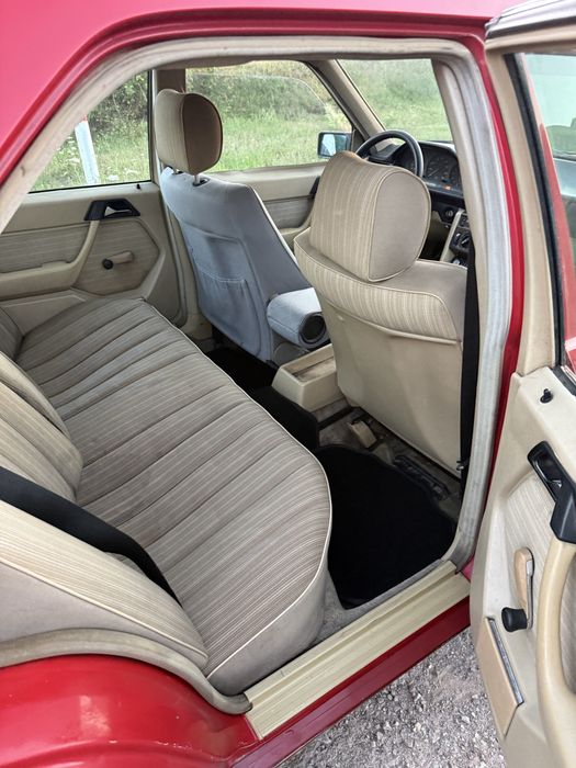 Mercedes-Benz 200D 124