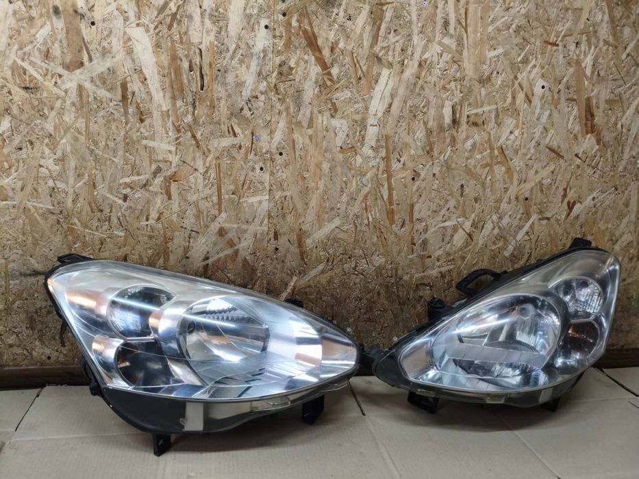 Передні фари Peugeot Partner II Пежо Партнер 2 2012-2015