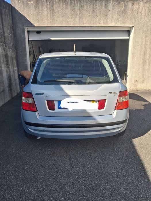Carro fiat stilo 2002