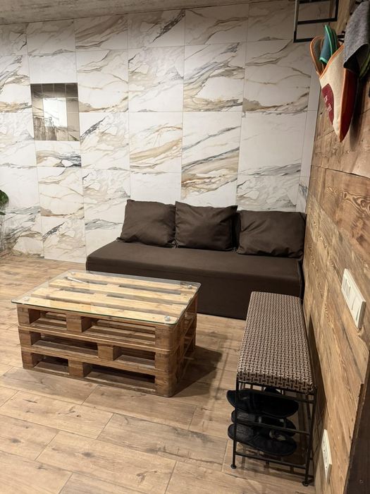 Будинок з банею і басейном