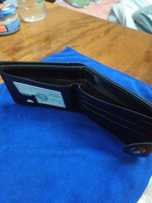 Кошелёк мужской ,маленький , элегантный.