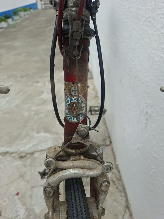 Vende-se bicicleta antiga