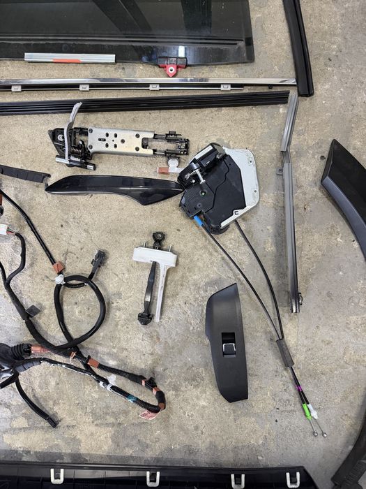 комплект задніх правих дверей Lexus nx 16-22р, внутрянка