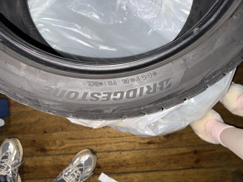 Продам шини Bridgestone blizak  275/45/r20