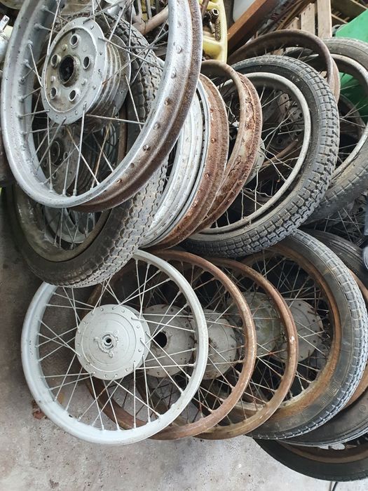 Części WSK mechaniczne i blacharskie sprzedam