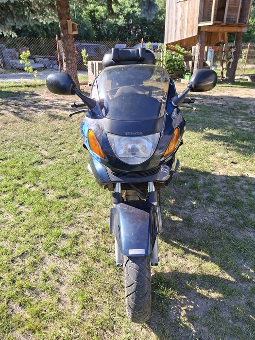 Honda NT 650 V z 2000 roku