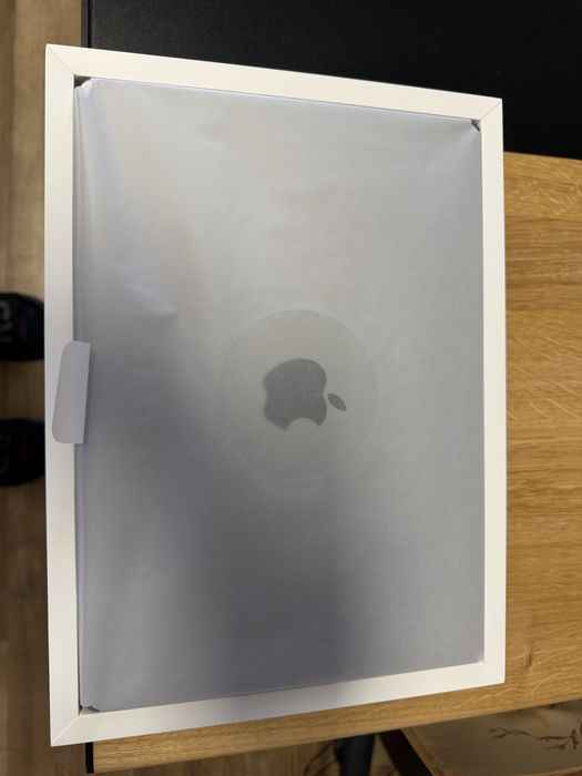MacBook Pro 14” M1 Pro 16 GB / 1 TB SSD + magic mouse 2