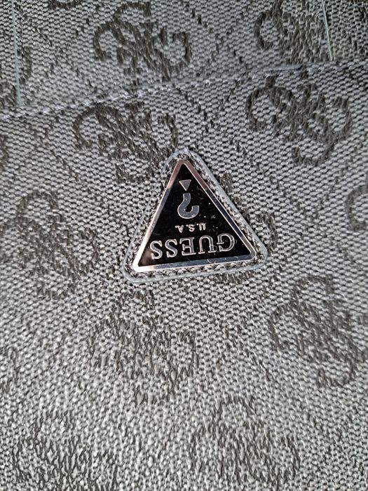 Torebka saszetka na smartfon gues jak nowa