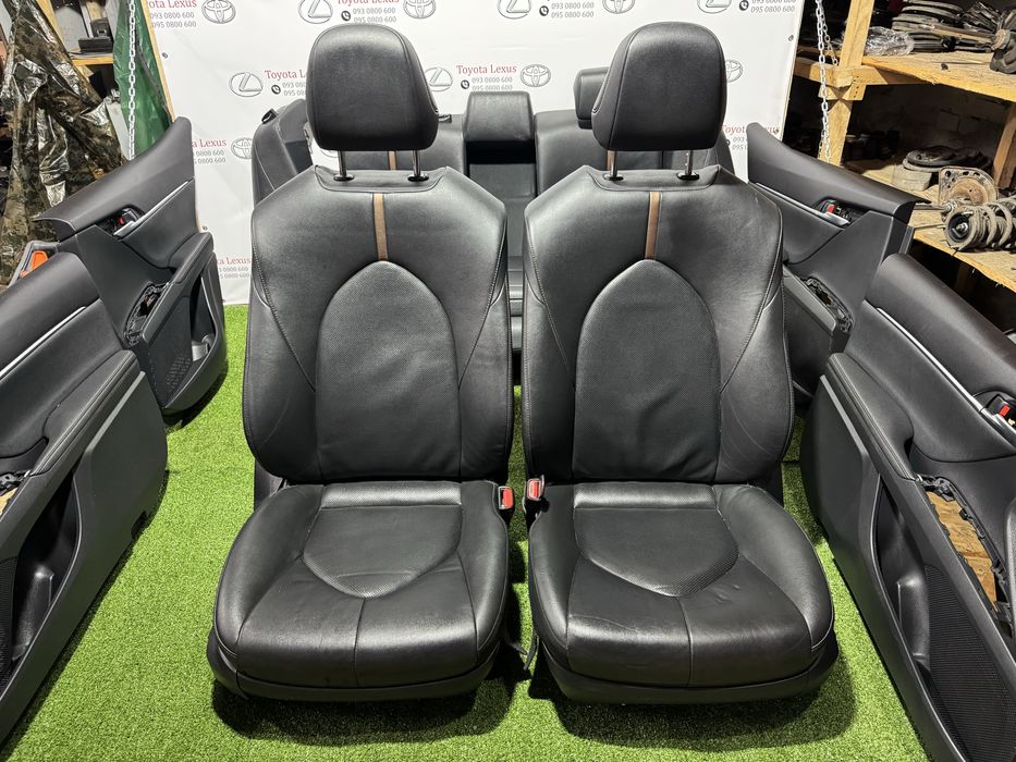 Салон Сидіння + карти Camry 70 чорна кожа електро пакет